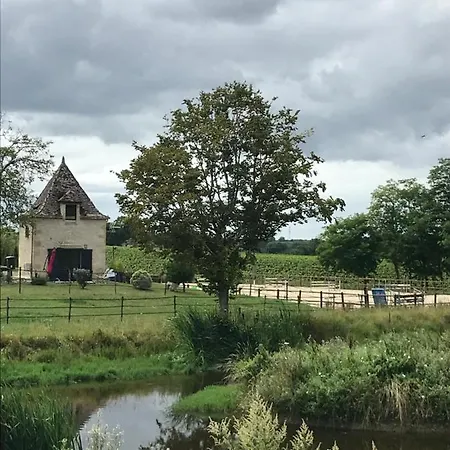 Le Pigeonnier De Chateau Picon Holiday home Eynesse