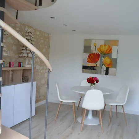 別荘 Le Pigeonnier De Chateau Picon Eynesse