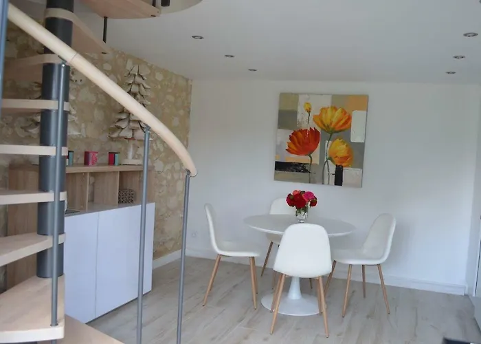 Σπίτι διακοπών Le Pigeonnier De Chateau Picon Eynesse